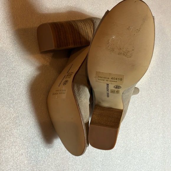 Chinese Laundry peep toe open toe suede booties. - Picture 5 of 6